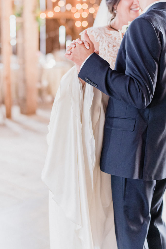 Barn wedding by Jenn Kavanagh Photography