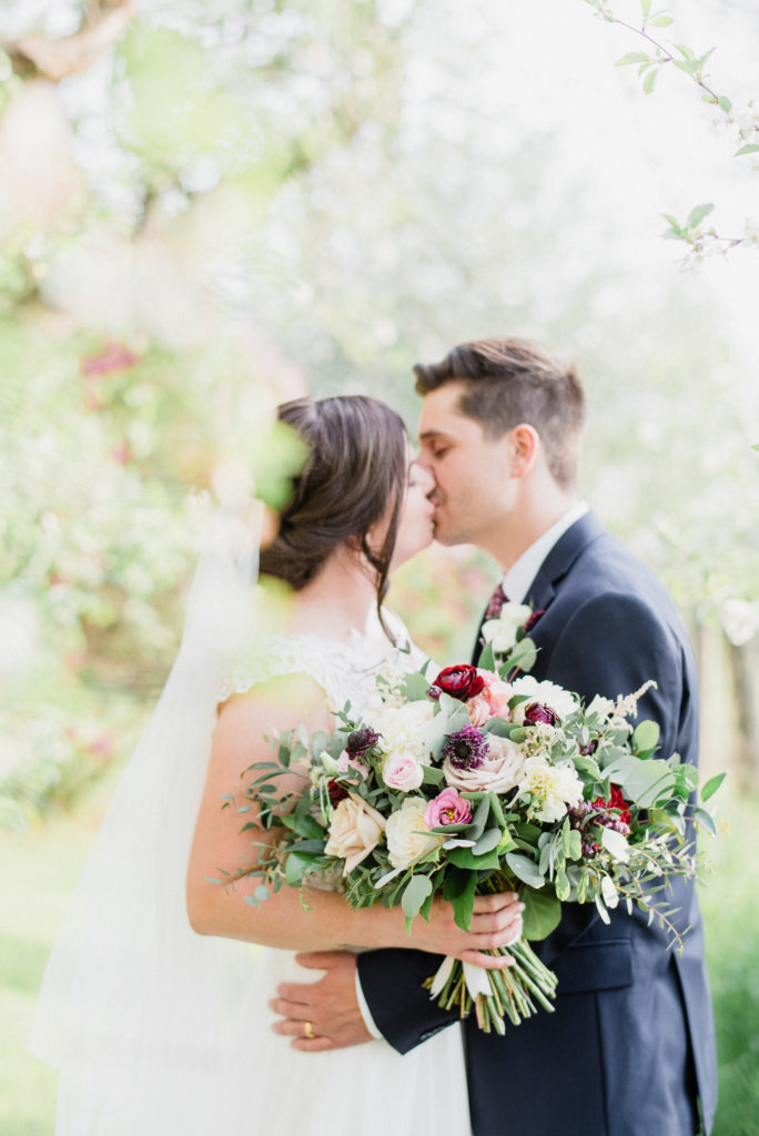 May wedding at Cambium Farm by Jenn Kavanagh Photography