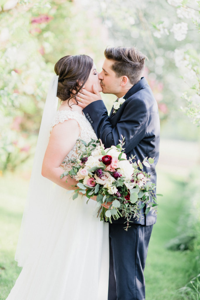 Springtime Cambium Farms wedding photographed by Jenn Kavanagh Photography